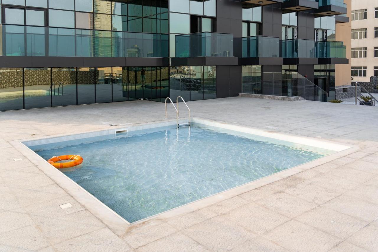 Sky View Tower Apartments Dubái Exterior foto