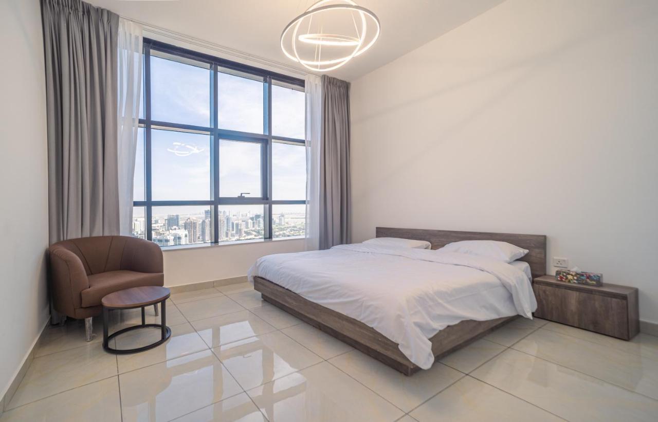 Sky View Tower Apartments Dubái Exterior foto